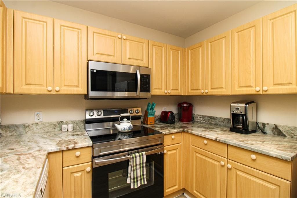 519 Roma CT 3206-16