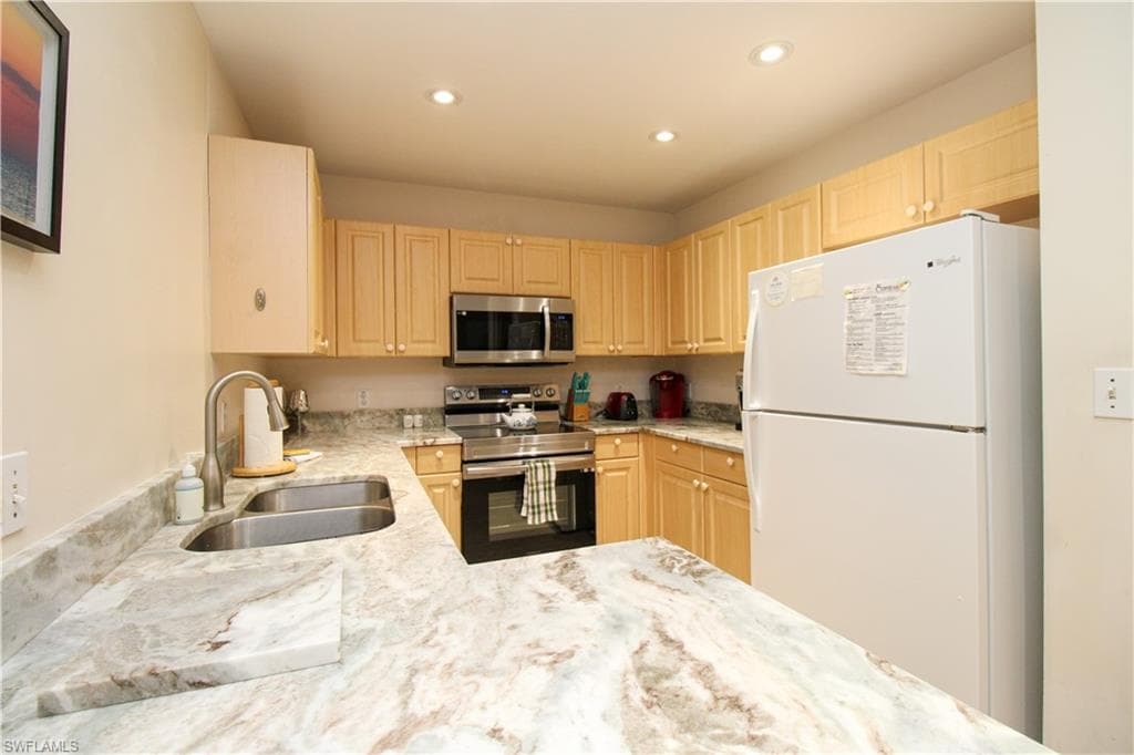 519 Roma CT 3206-18
