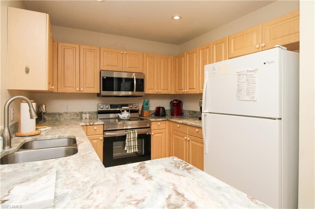 519 Roma CT 3206-15