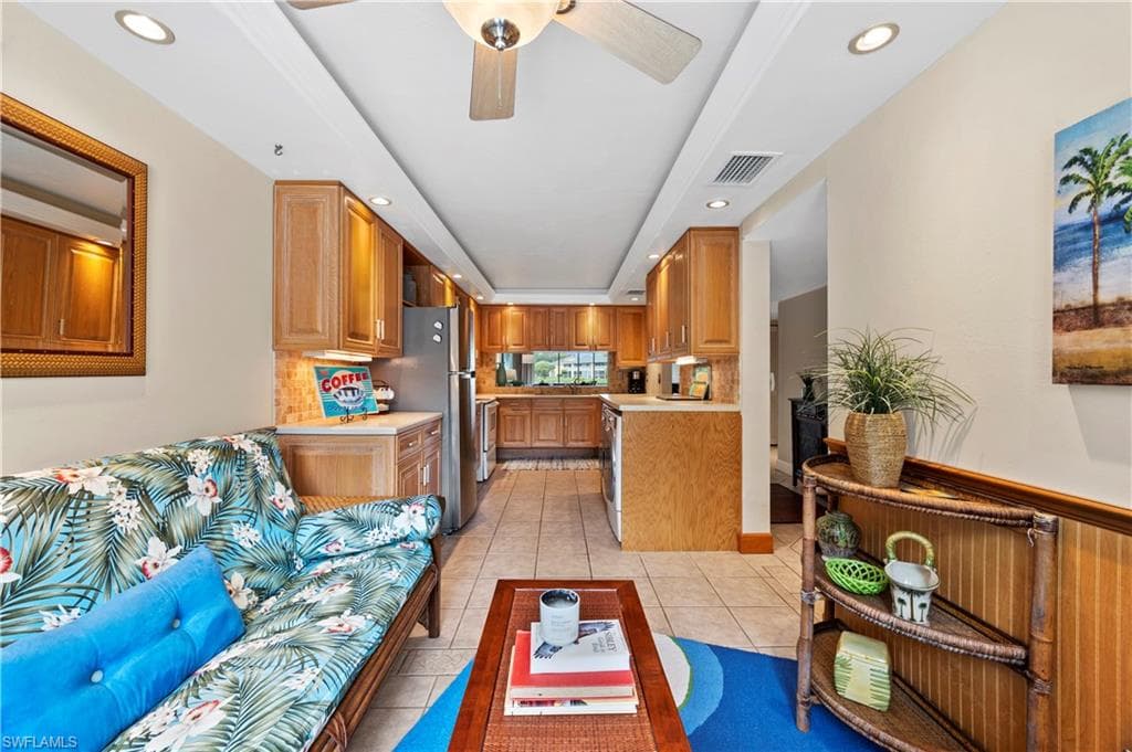 1250 Yesica Ann CIR E105-1