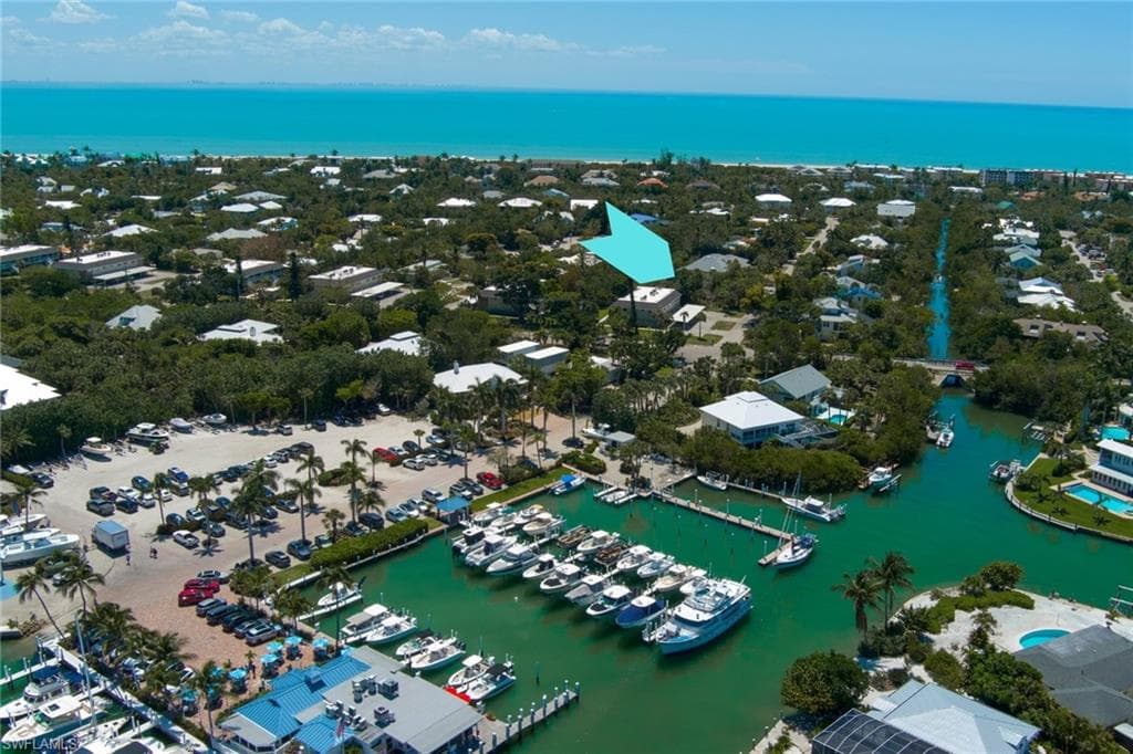 1084 S Yachtsman DR-5