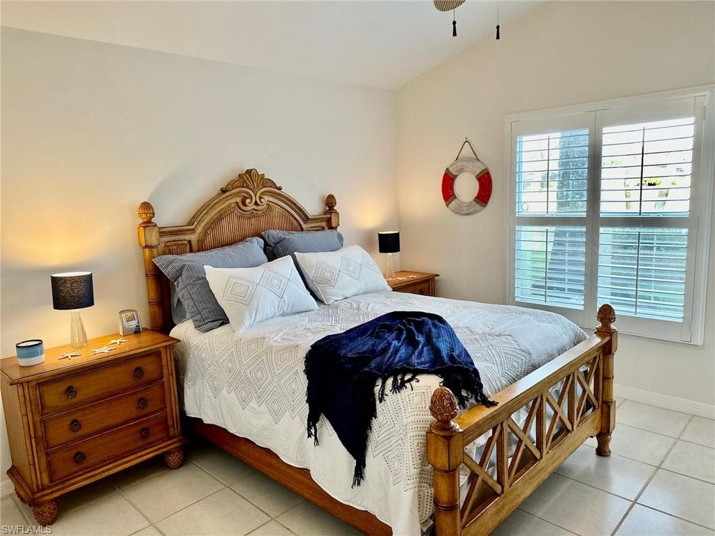 930 Marble DR-28