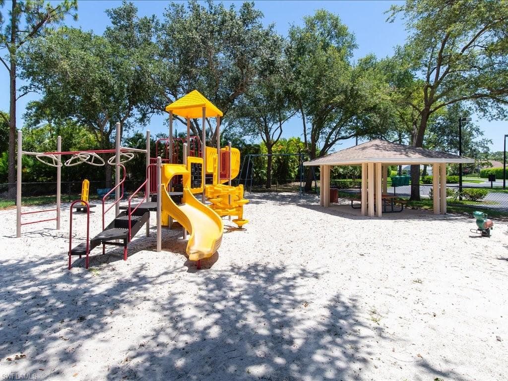 930 Marble DR-44