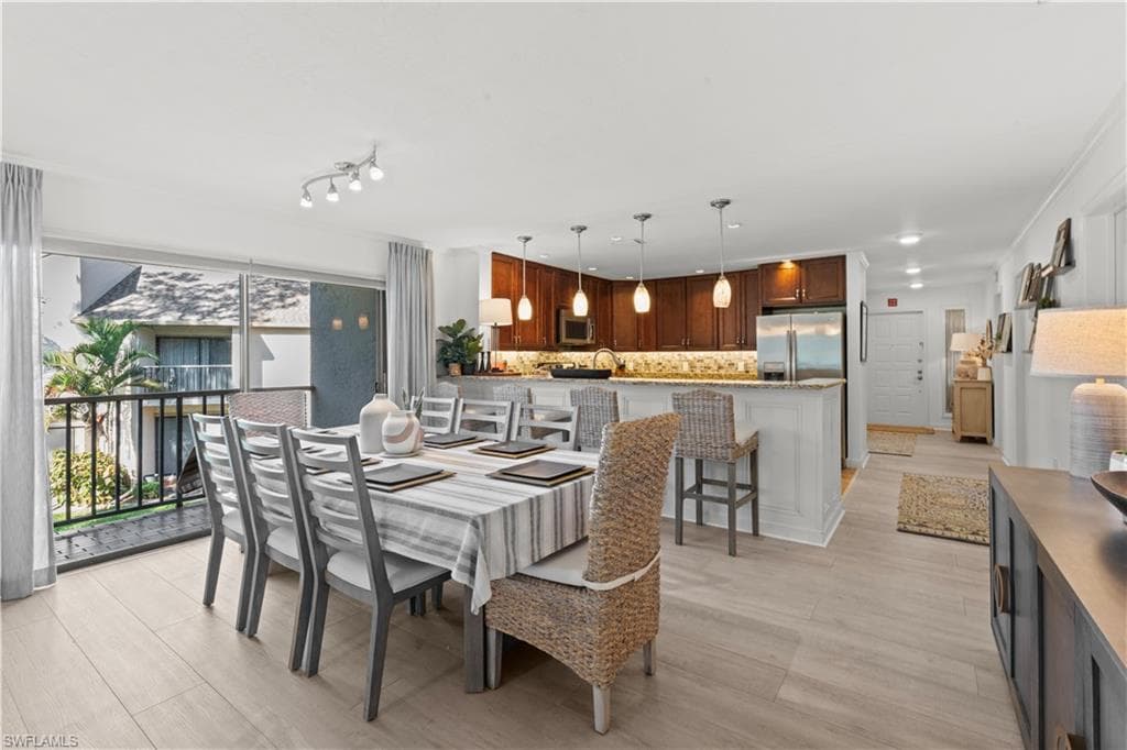 16442 Timberlakes DR 204-7