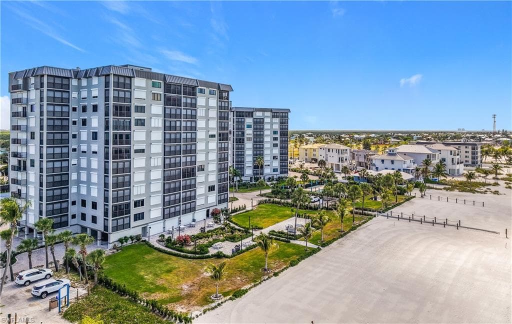 2800 Estero BLVD PH3-24