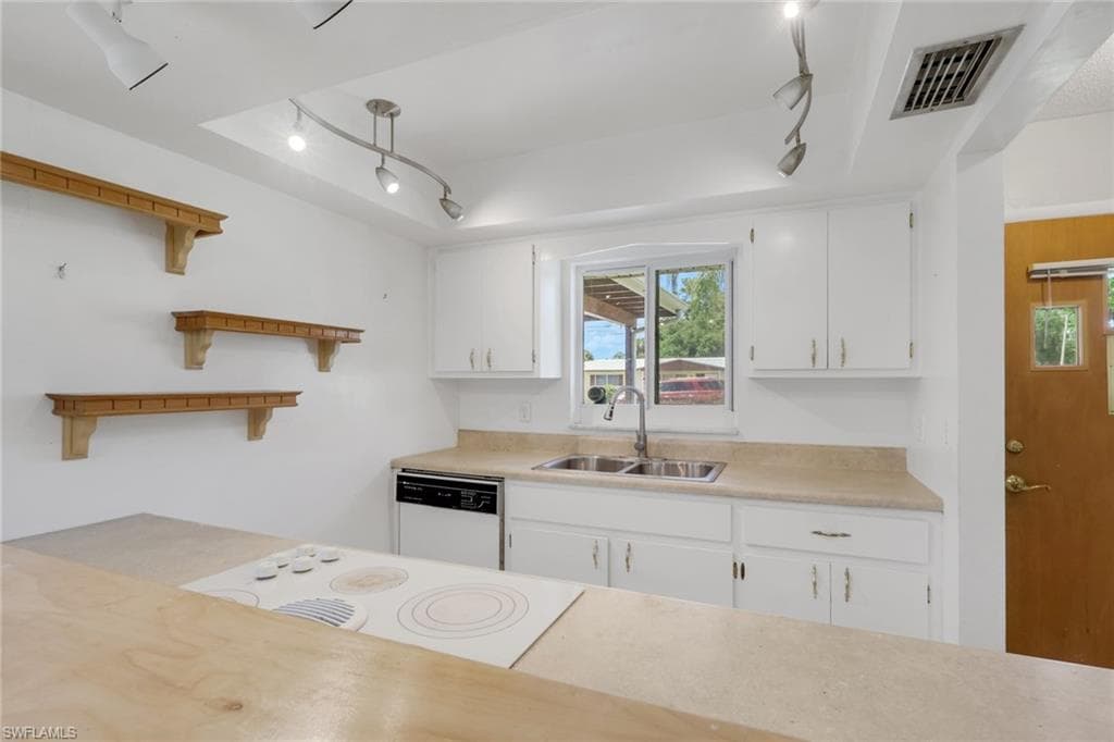2212 E 6th ST-13