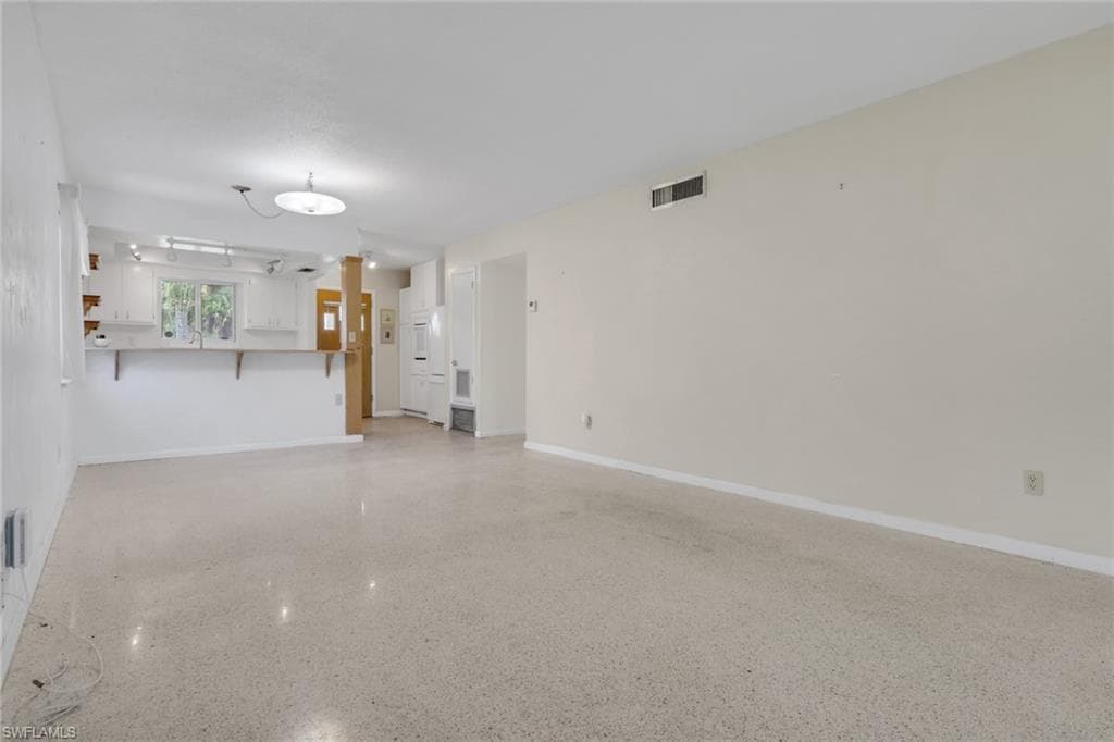 2212 E 6th ST-16