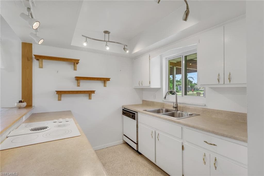 2212 E 6th ST-12