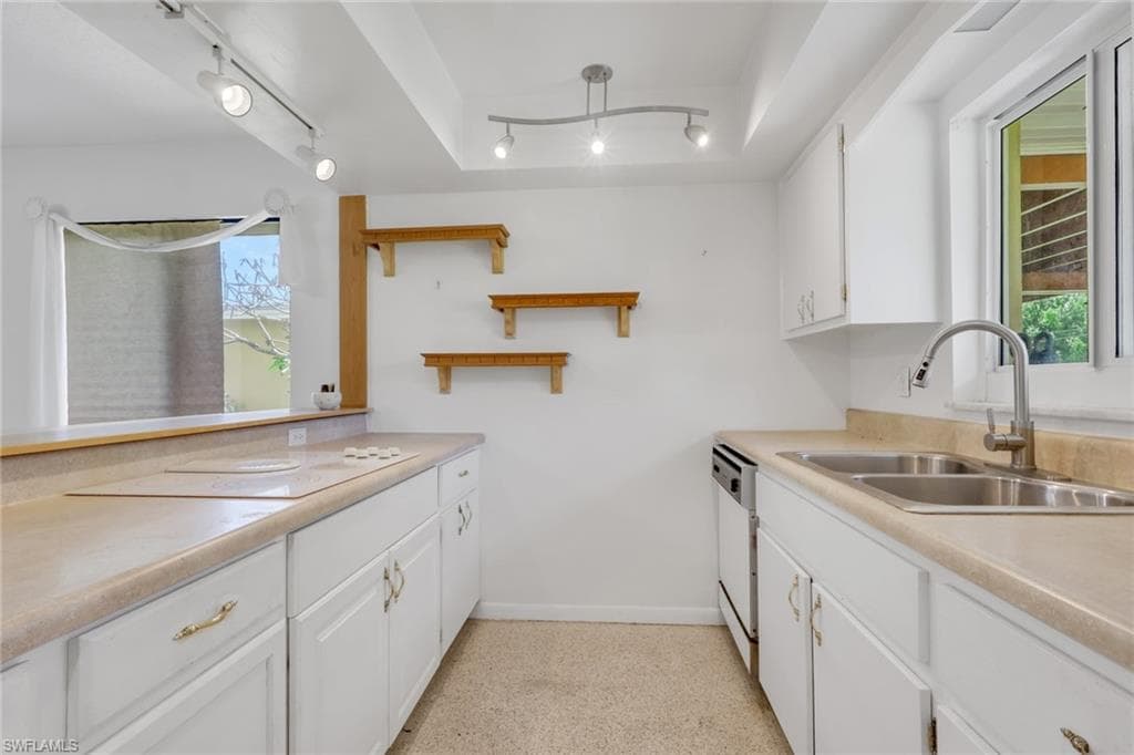 2212 E 6th ST-11