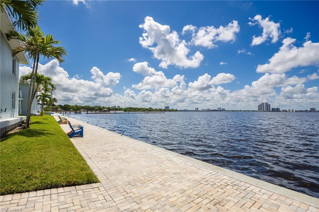 3344 N Key DR 7-20