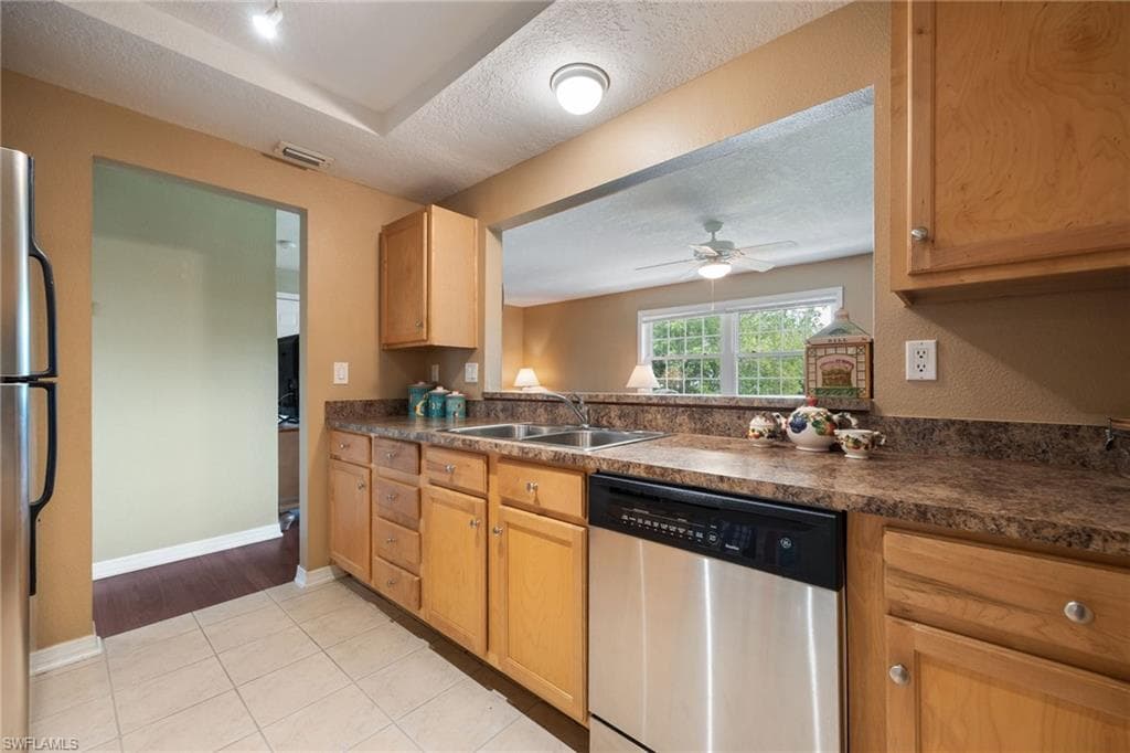 3344 N Key DR 7-11
