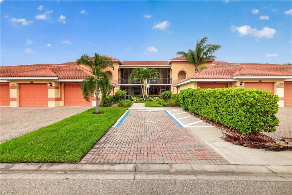 13710 Julias WAY 924-2