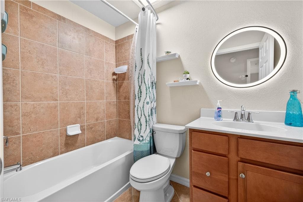 13710 Julias WAY 924-22
