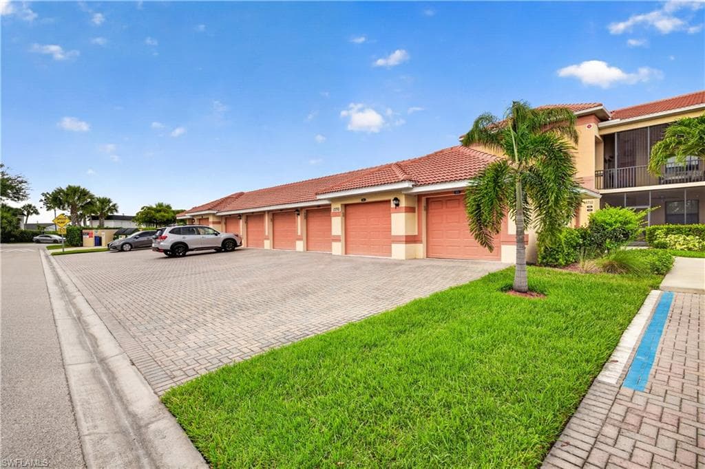 13710 Julias WAY 924-3