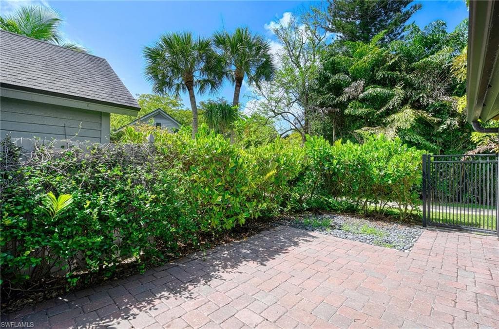 1325 Solana RD K3-20