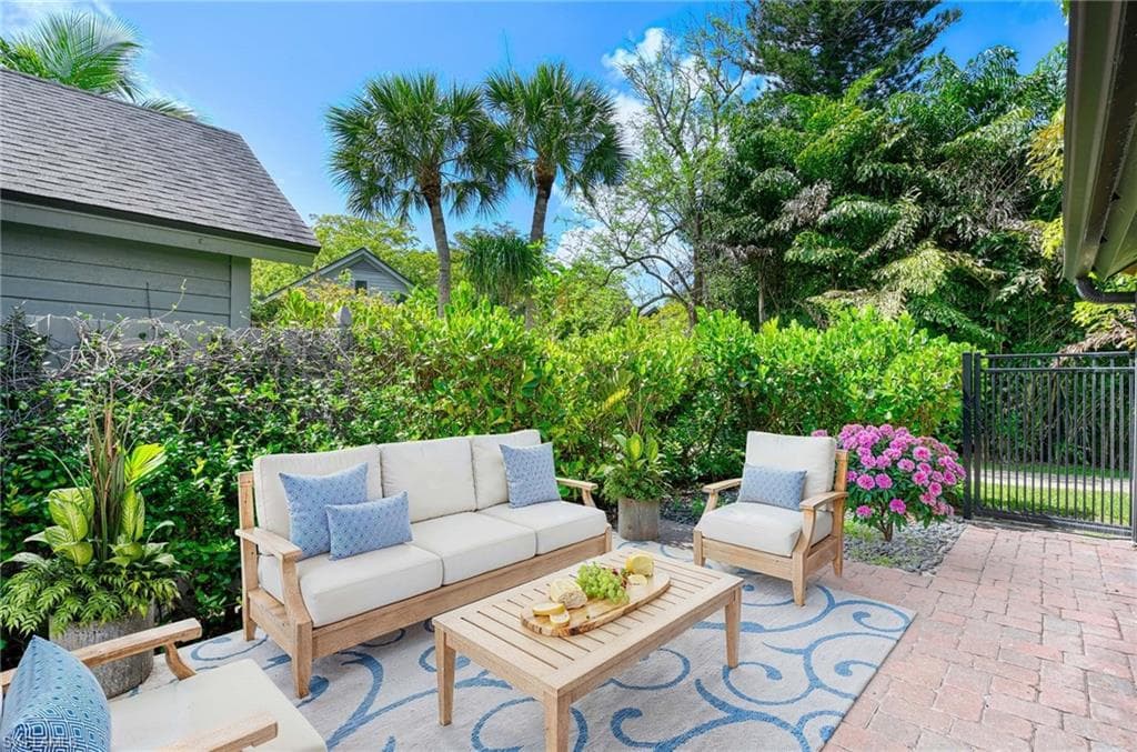 1325 Solana RD K3-9