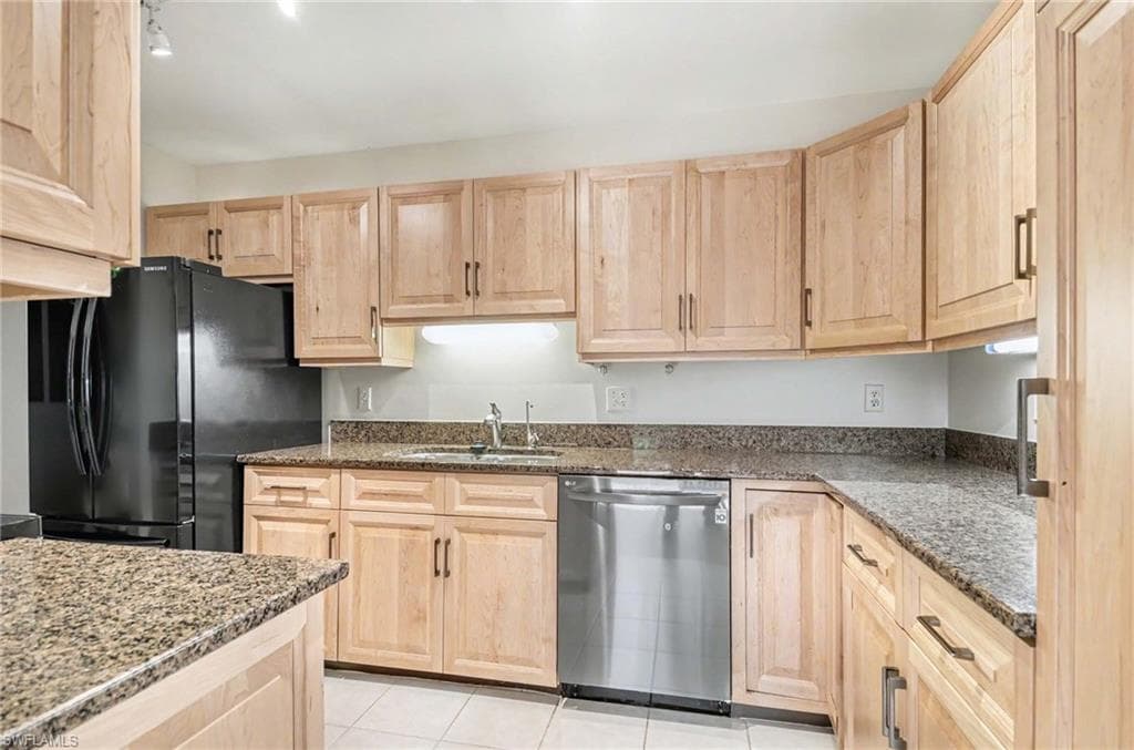 1325 Solana RD K3-10