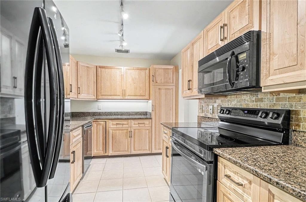 1325 Solana RD K3-11