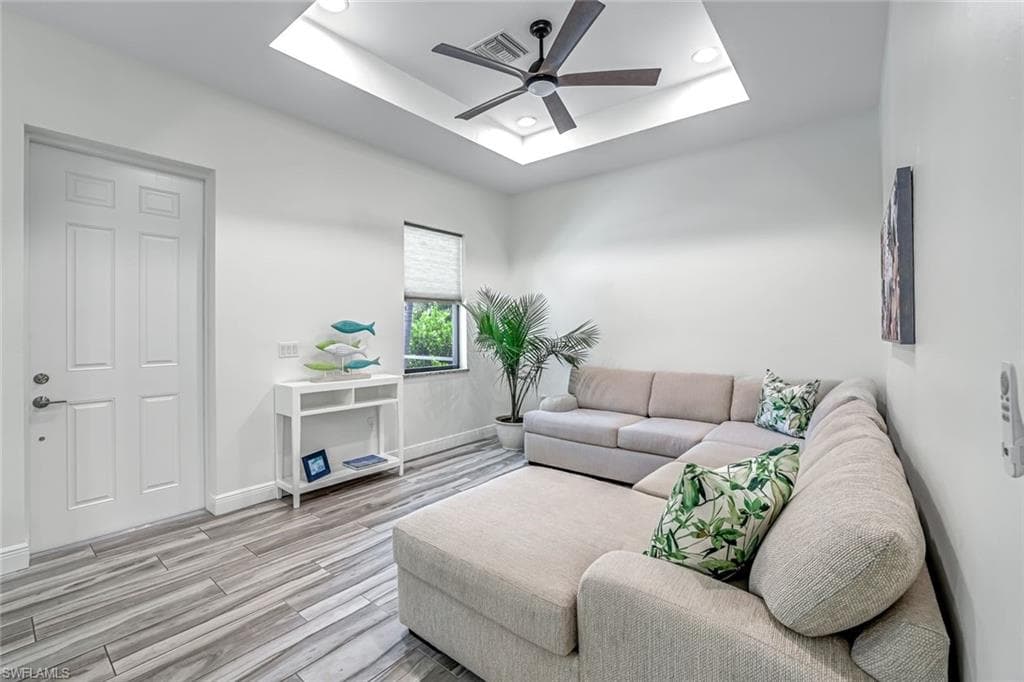 3980 Full Moon CT-4