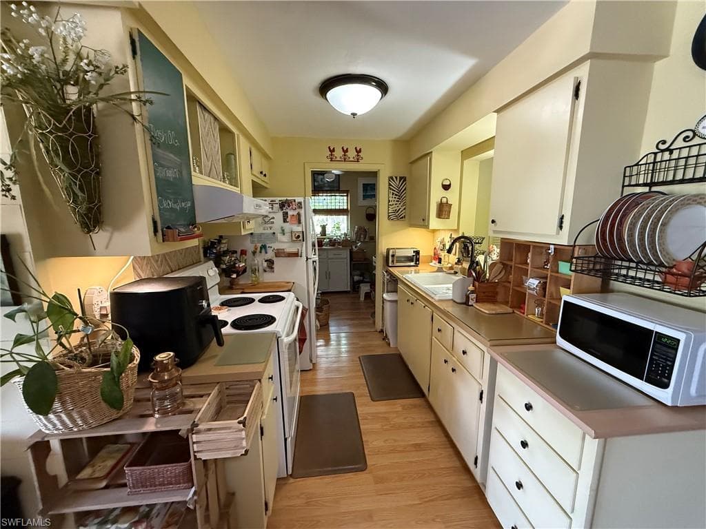 1635 Kensington CT-6