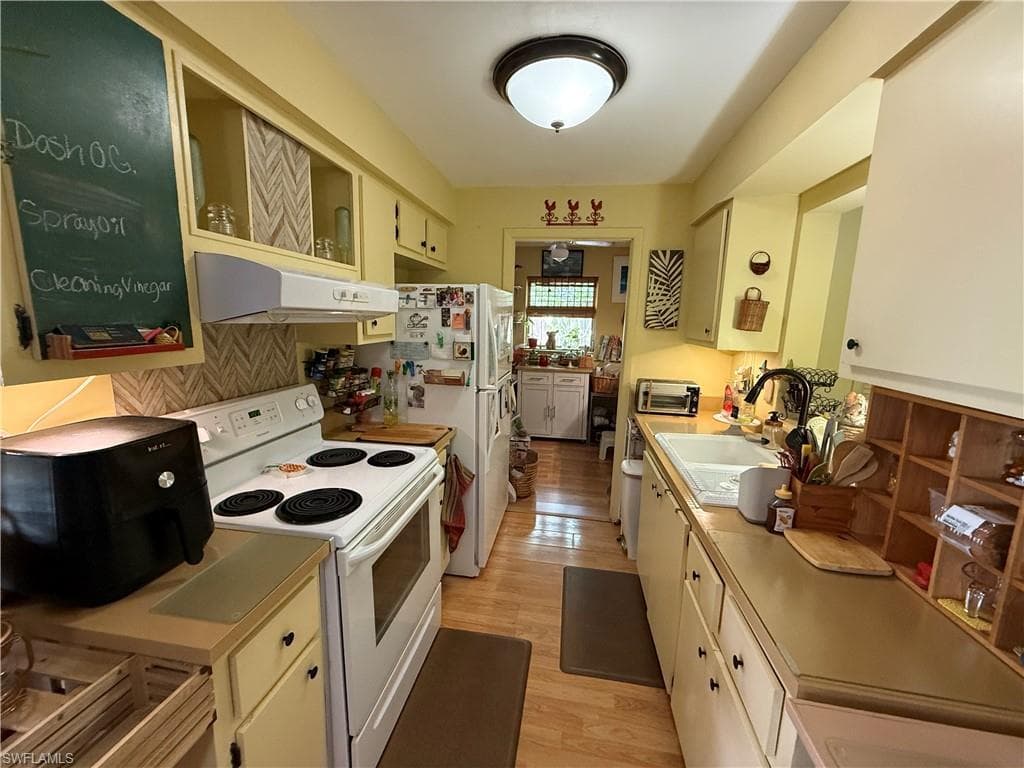 1635 Kensington CT-7