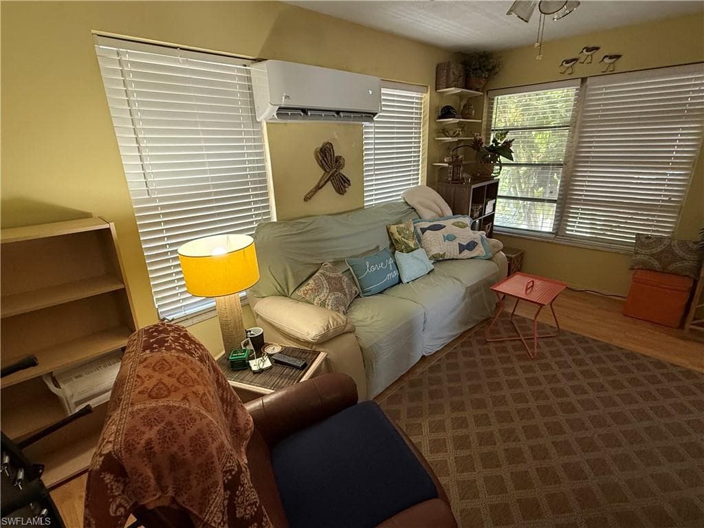 1635 Kensington CT-9