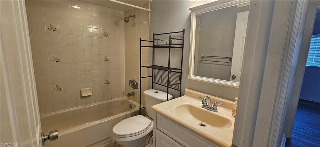 4904 Vincennes CT 209-15
