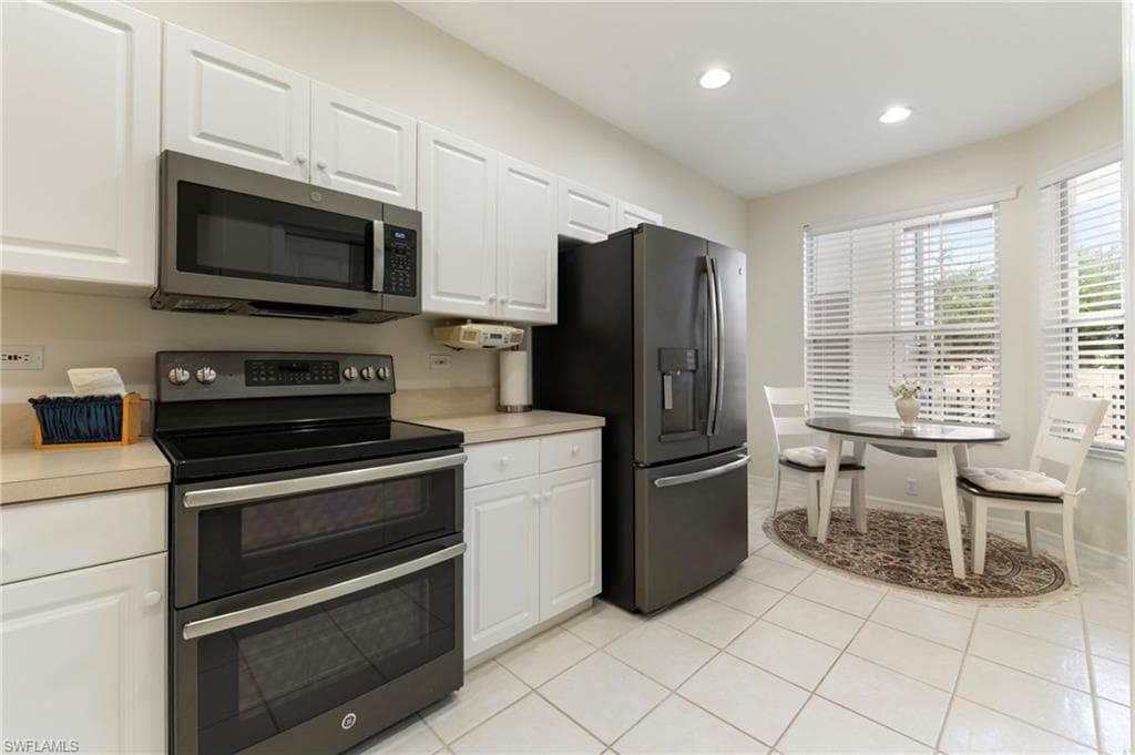8247 Parkstone PL 206-9