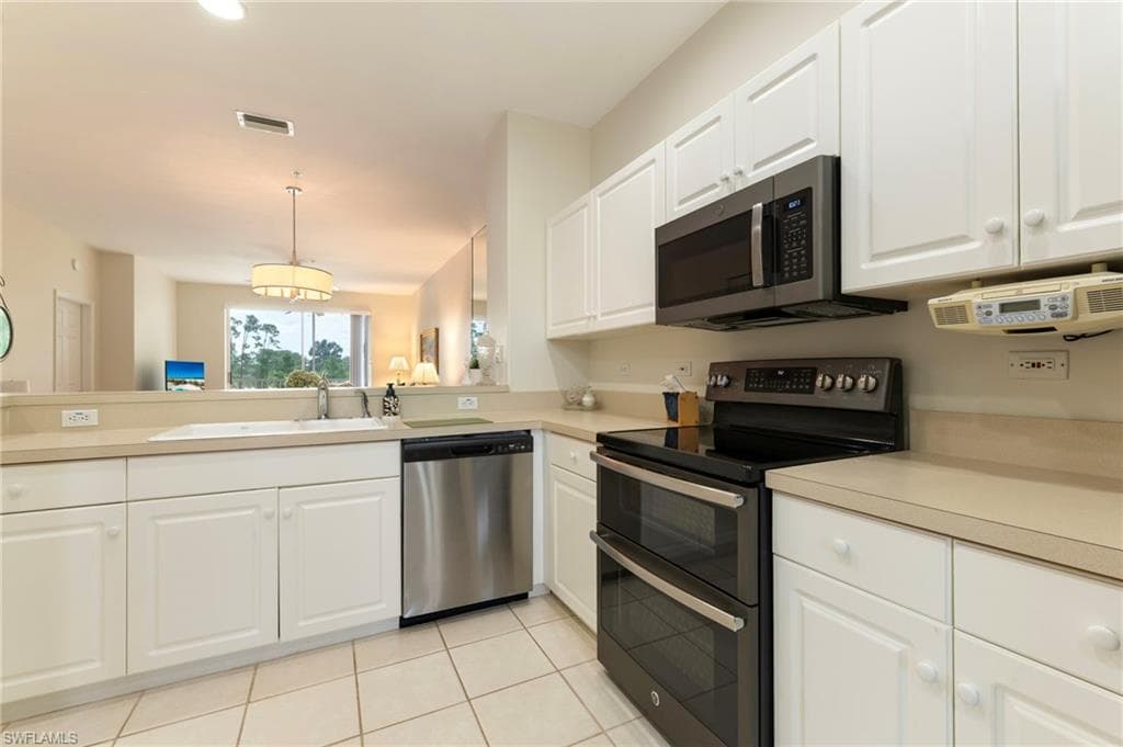 8247 Parkstone PL 206-11