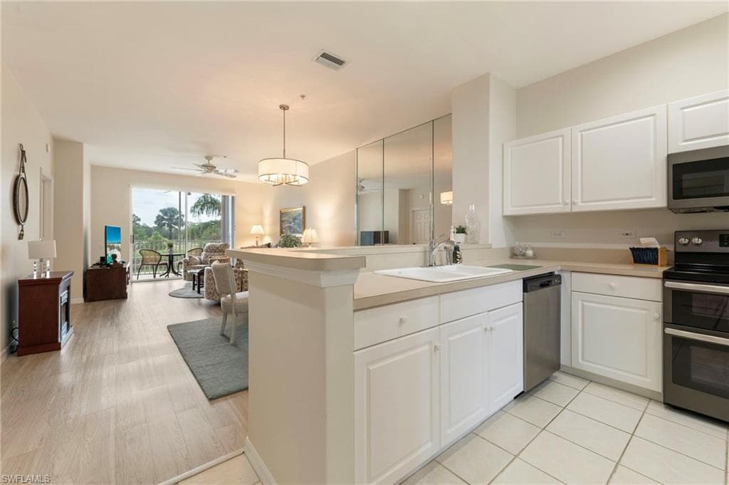 8247 Parkstone PL 206-8