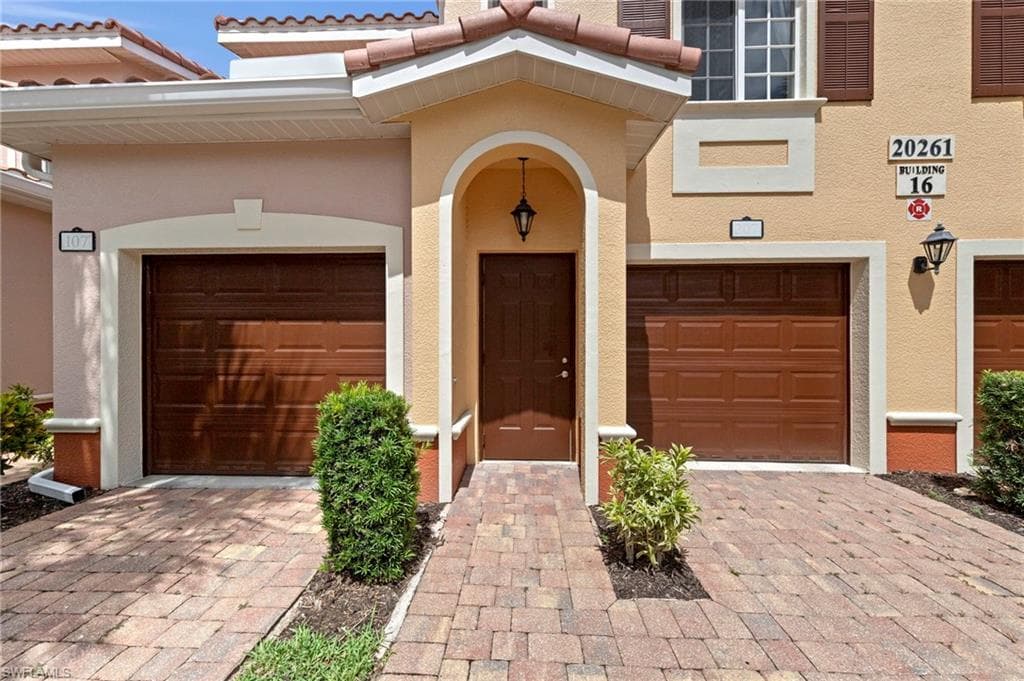 20261 Estero Gardens CIR 207-2