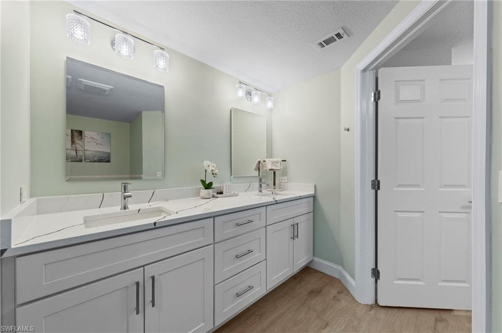 20261 Estero Gardens CIR 207-11