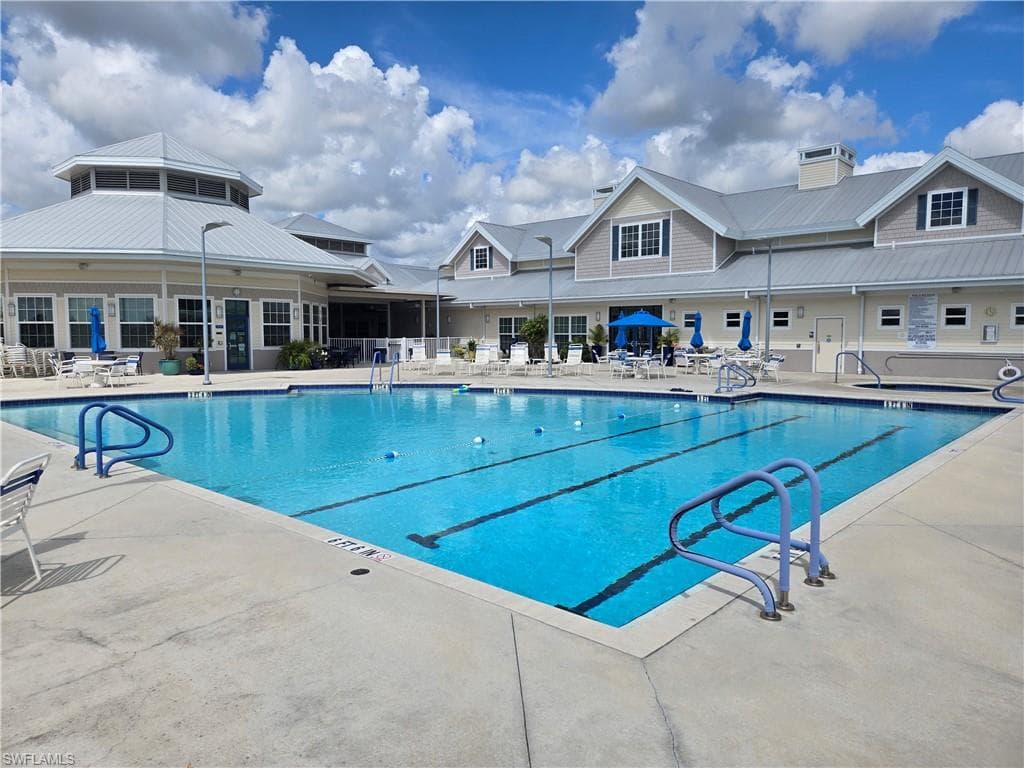 218 Nicklaus BLVD-10