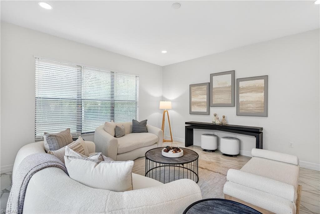 13852 Luna DR-7