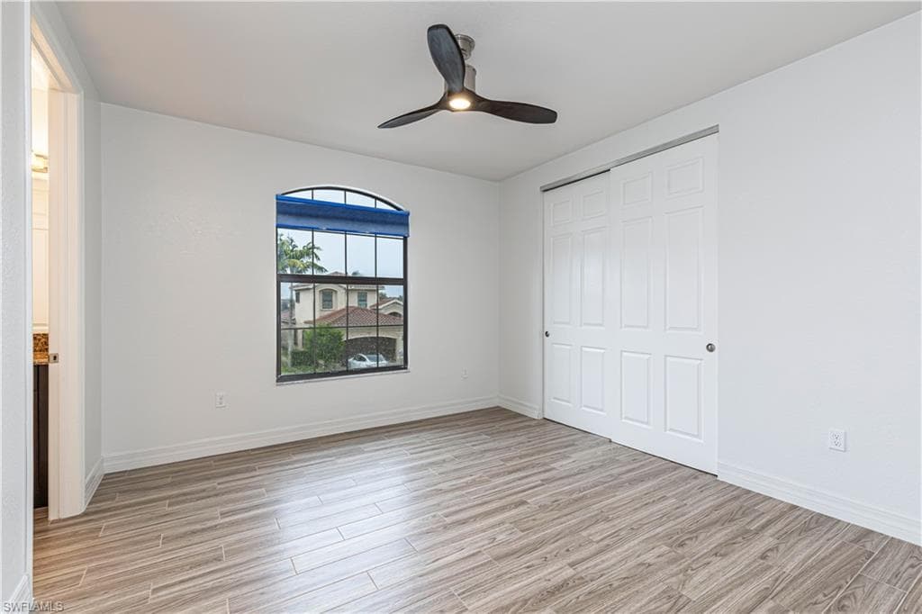 13852 Luna DR-24