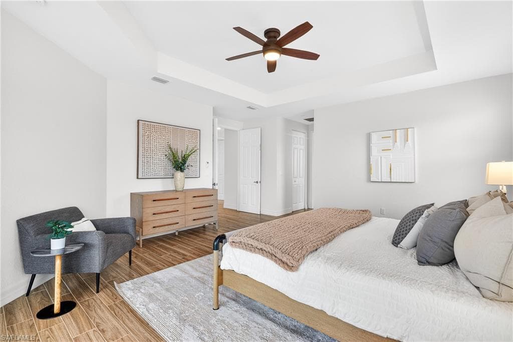 13852 Luna DR-10