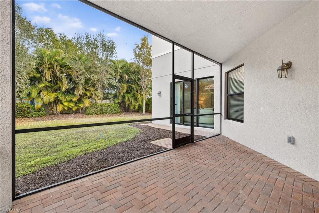 13852 Luna DR-15