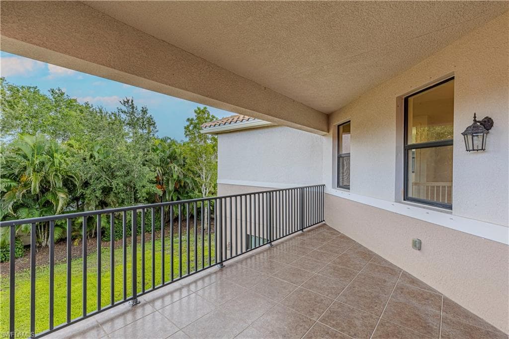 13852 Luna DR-11