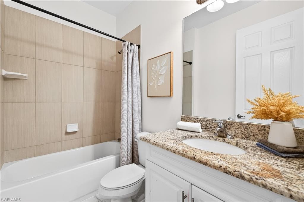 13852 Luna DR-19
