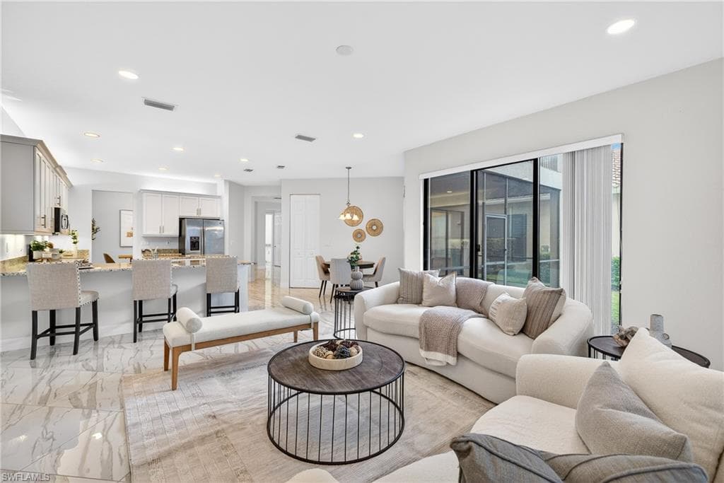 13852 Luna DR-8