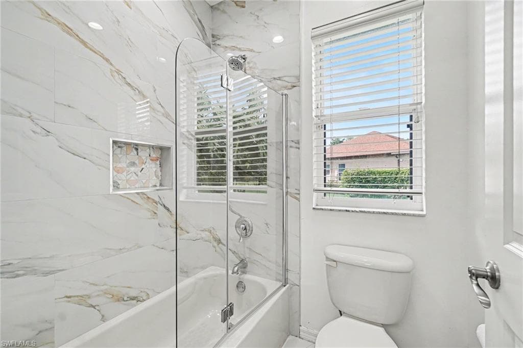 15220 Blackhawk DR-27