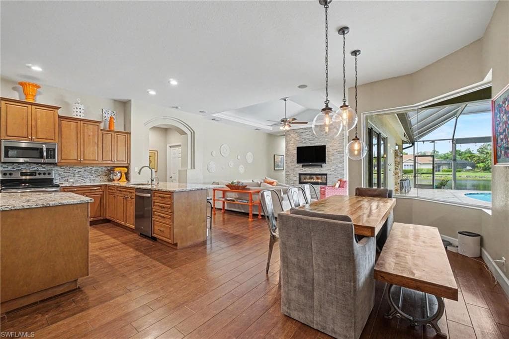 15220 Blackhawk DR-13