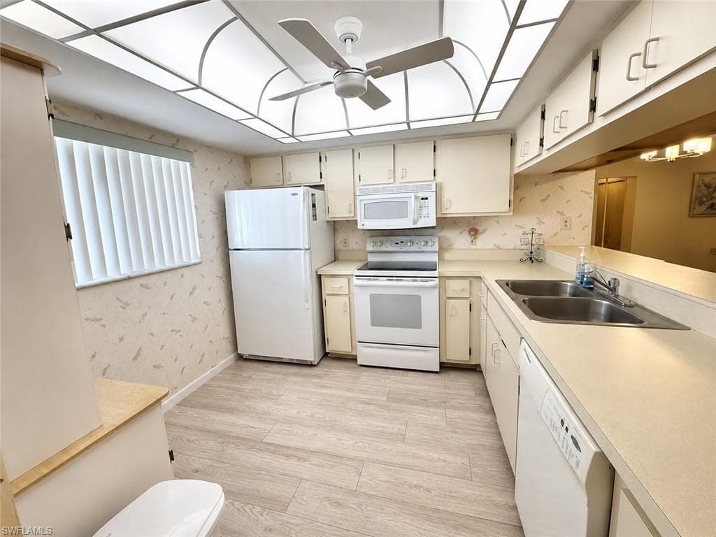 17455 Woodland TRCE F-2
