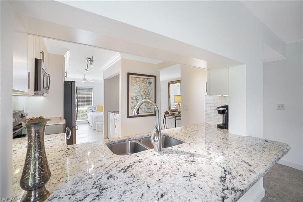 1250 Yesica Ann CIR E106-3