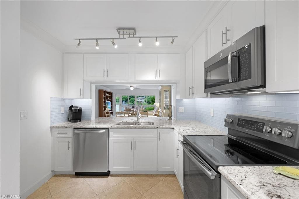 1250 Yesica Ann CIR E106-28