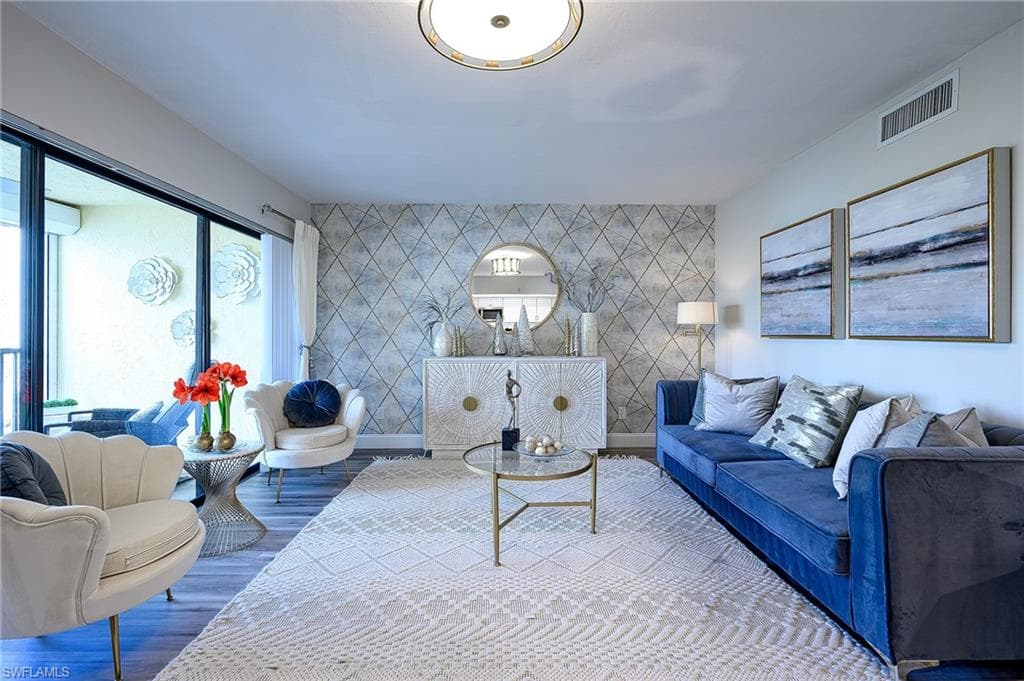 586 Beachwalk CIR O-205-11