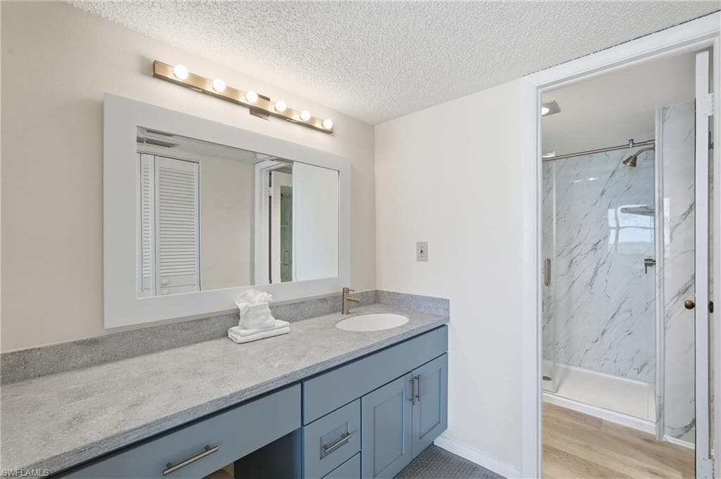4223 Bay Beach LN 4F-22