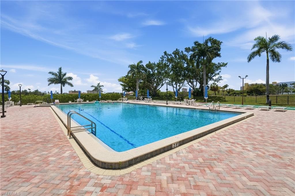 4223 Bay Beach LN 4F-33