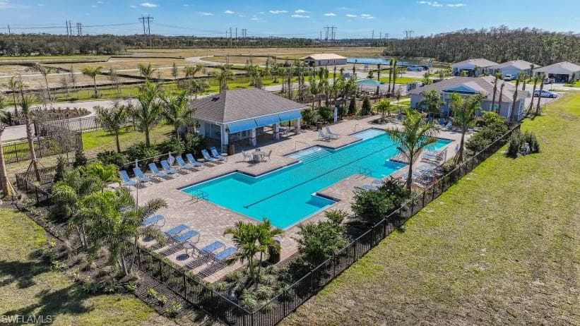8010 CEDAR KEY WAY-37
