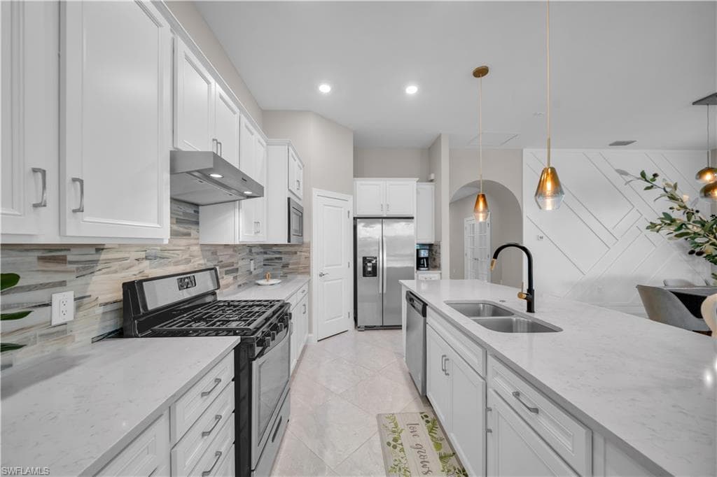 19649 Aqua View LN-19